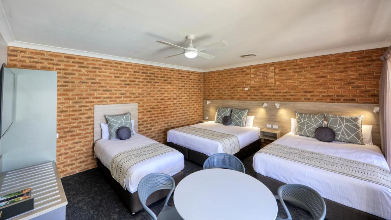 Hamilton Henry Parkes Motor Inn Exterior foto