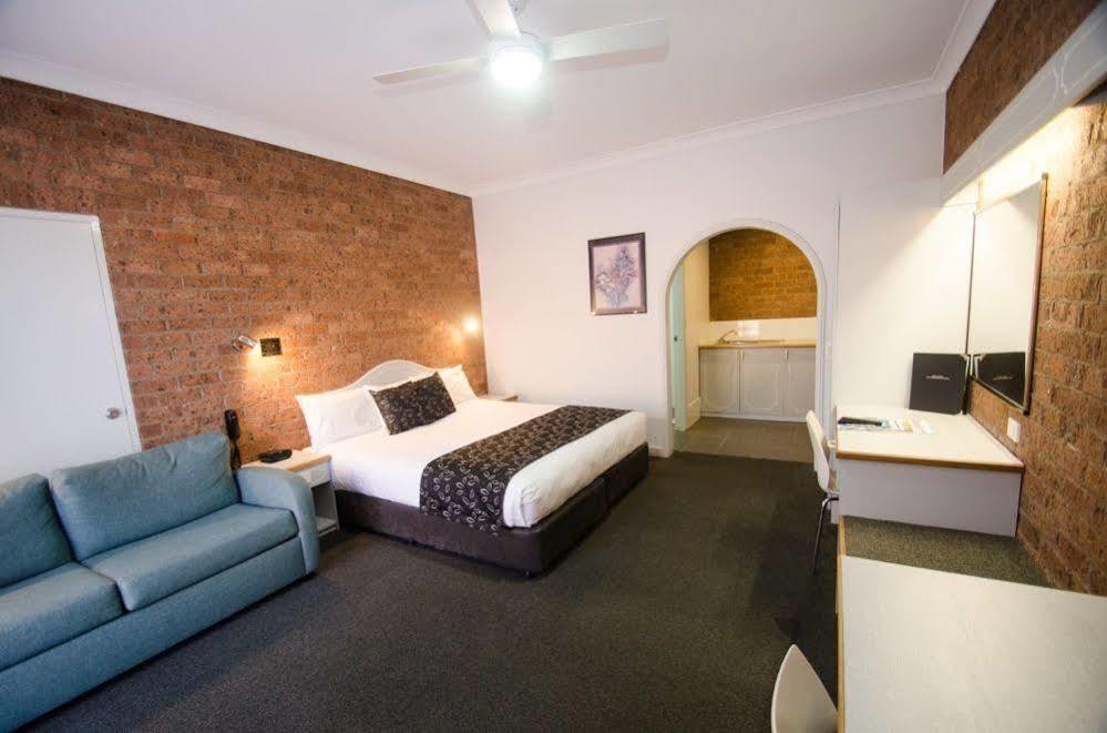Hamilton Henry Parkes Motor Inn Exterior foto